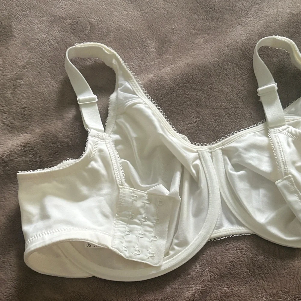 Wacoal White Full-Coverage Underwire Bra - Picture 3 of 5
